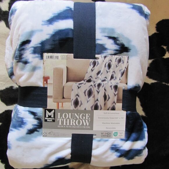 GIVE AWAY AZTEC PRINT THROW NIP Other - GIFT AWAY AZTEC PRINT THROW NIP